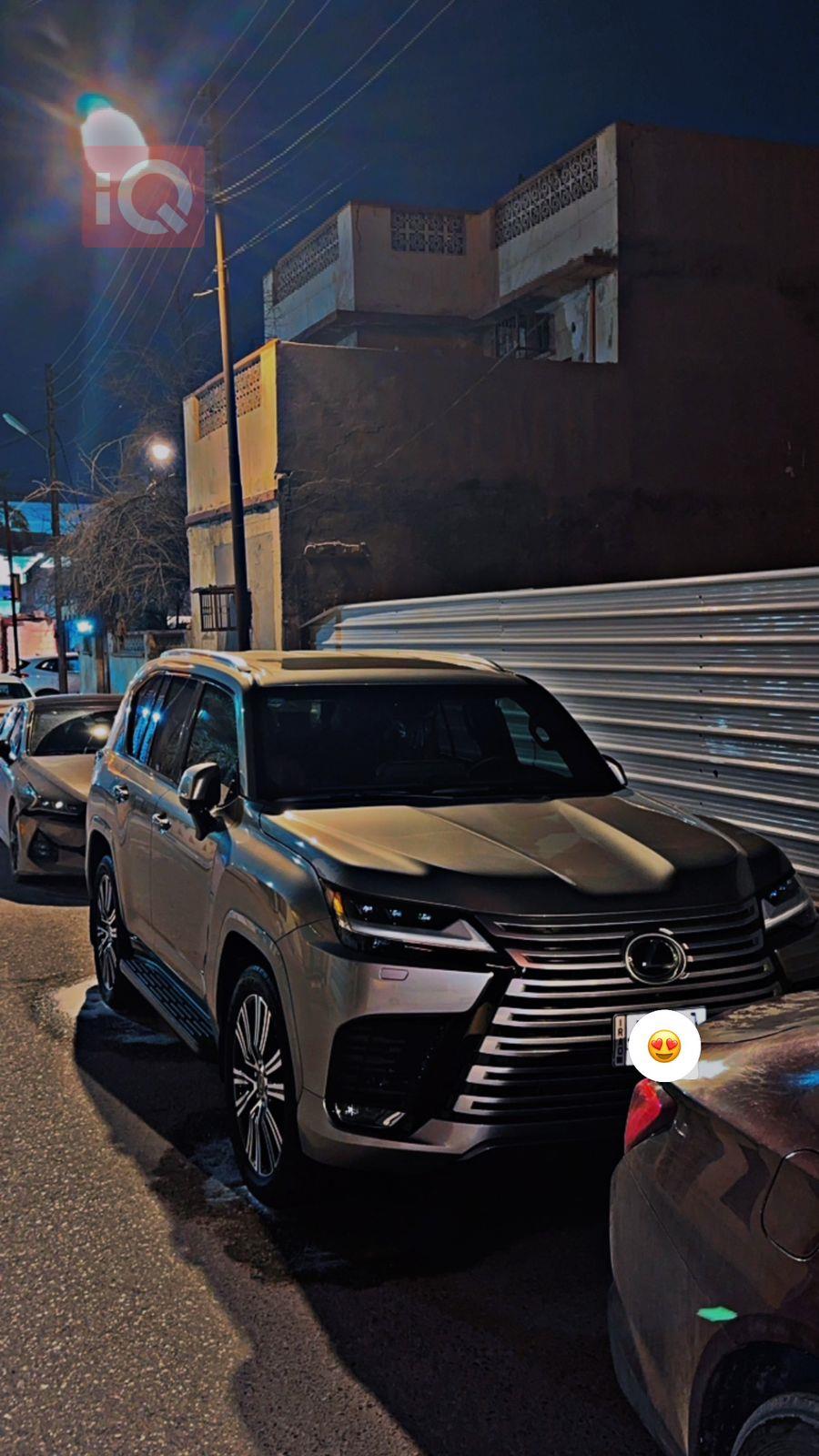 لێکزس LX